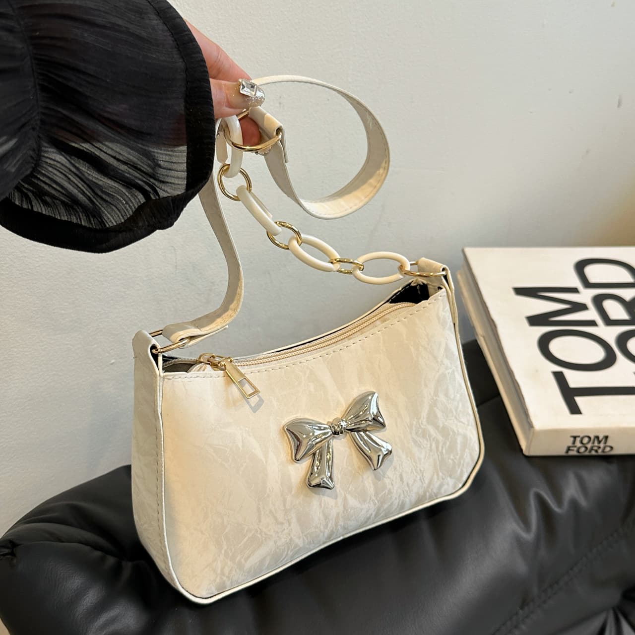 Bow PU Leather Shoulder Bag White One Size