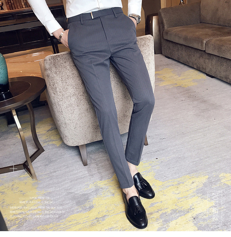 Suit with small trousers Grey