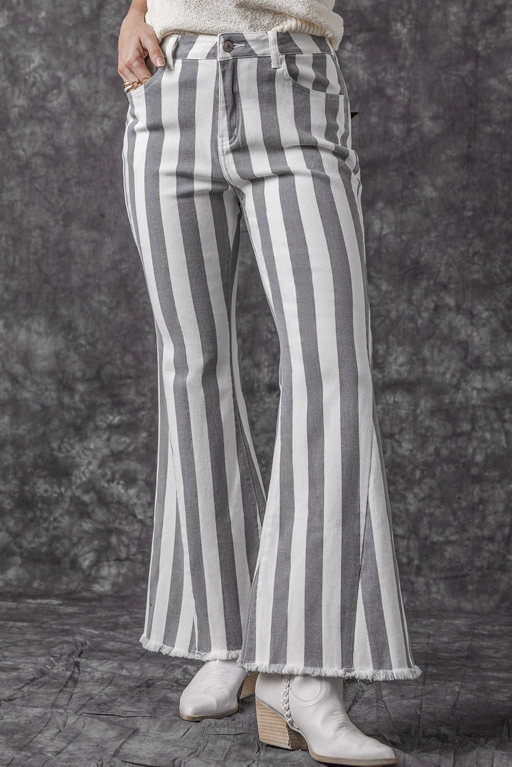 Raw Hem Star Applique Striped Jeans - Thandynie