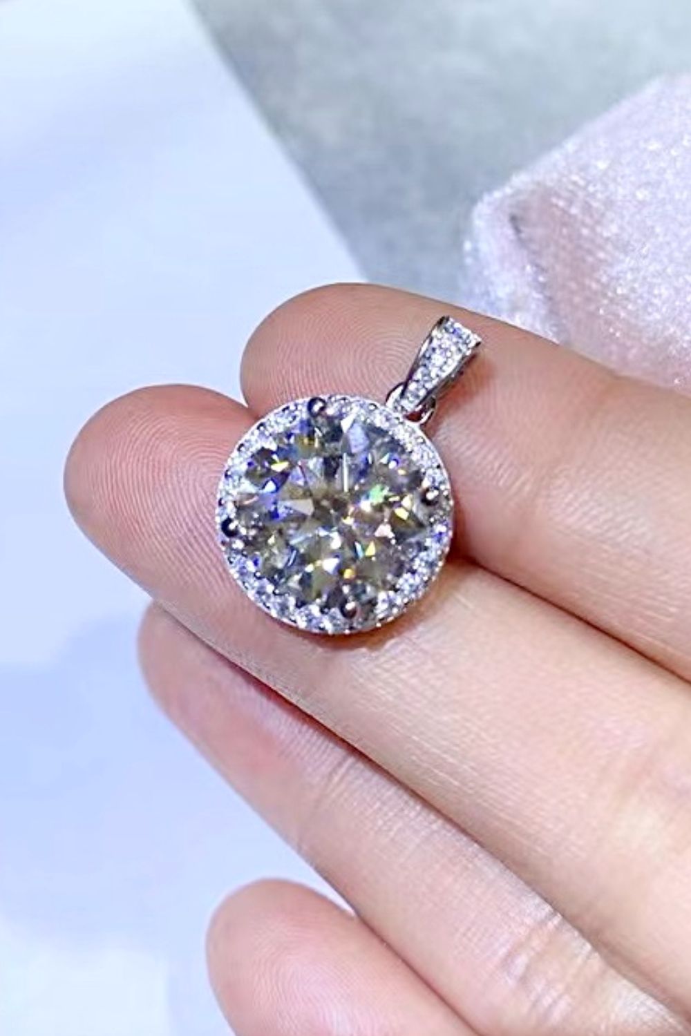 10 Carat Moissanite Pendant Platinum-Plated Necklace White One Size