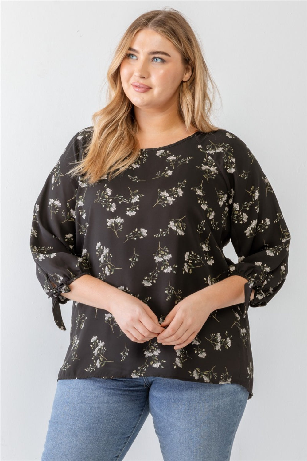 Zenobia Plus Size Floral Round Neck Blouse - Thandynie