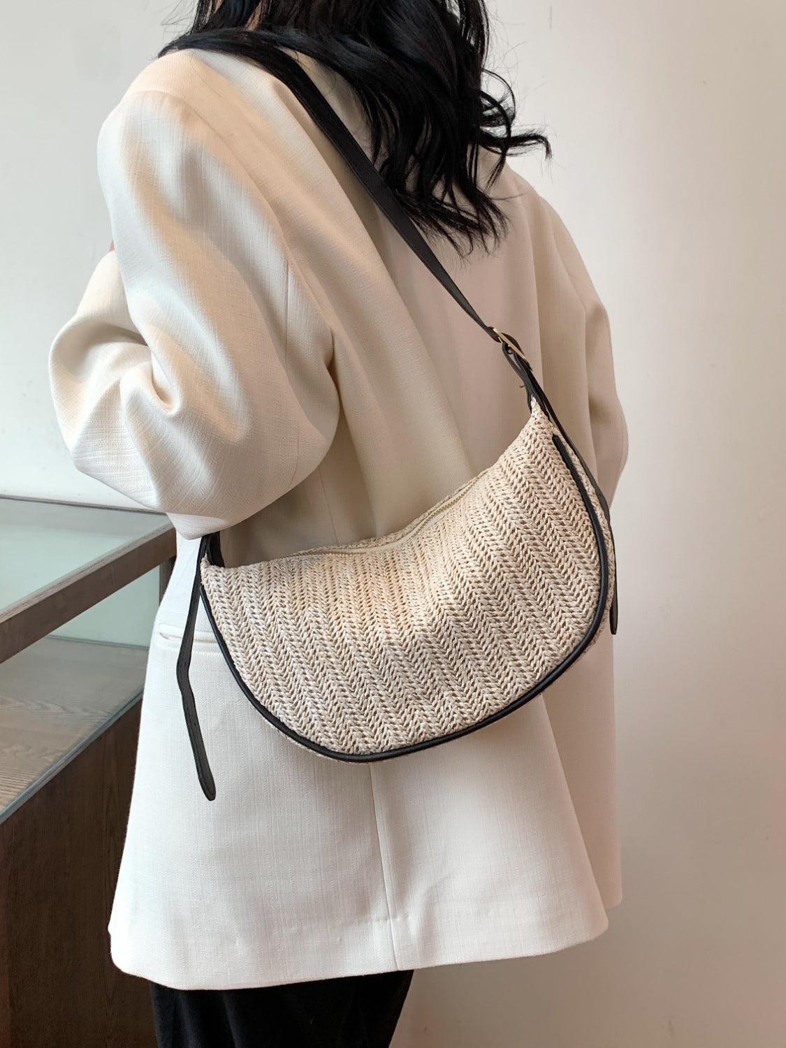 Straw Weave Adjustable Strap Shoulder Bag - Thandynie