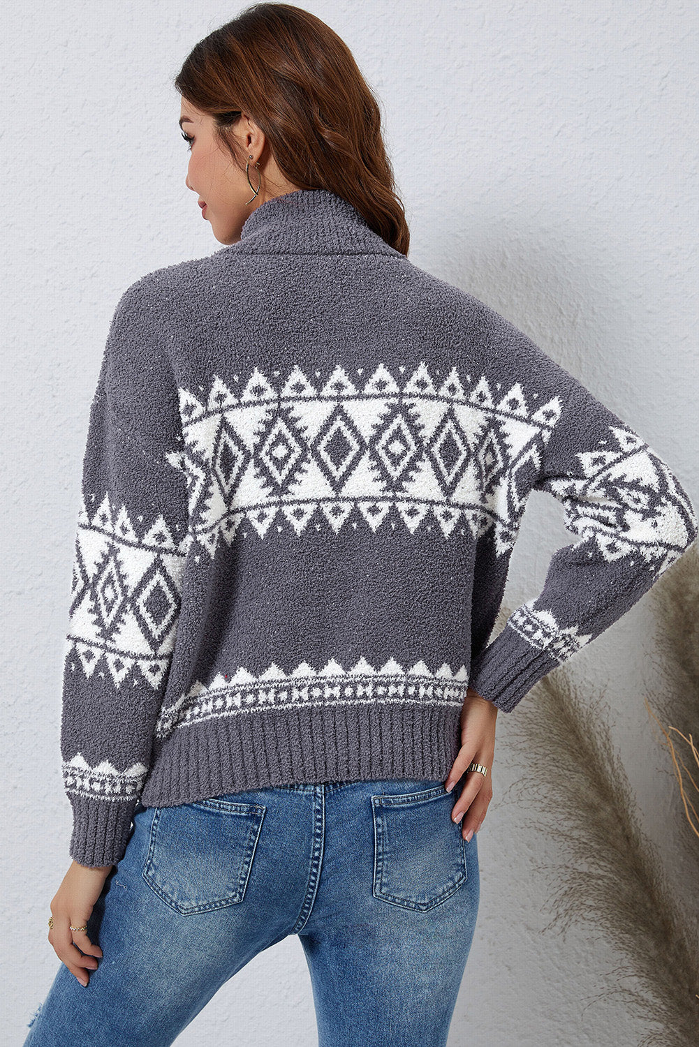 Zip-Up Geometrical Pattern Pullover Sweater