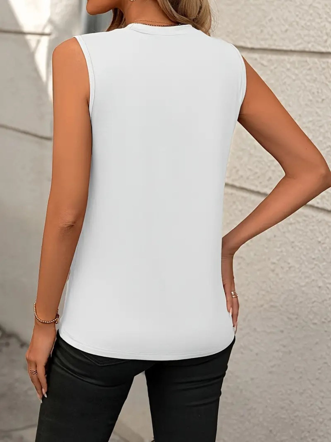 Round Neck Sleeveless Tank White