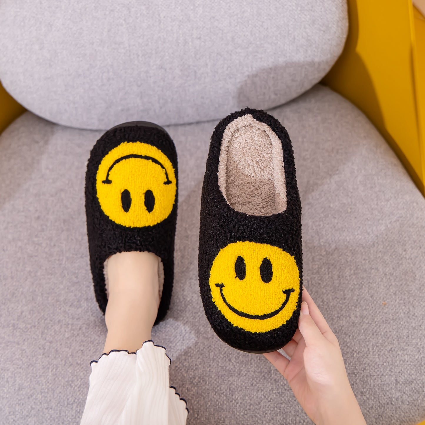 Melody Smiley Face Slippers BLACK YELLOW