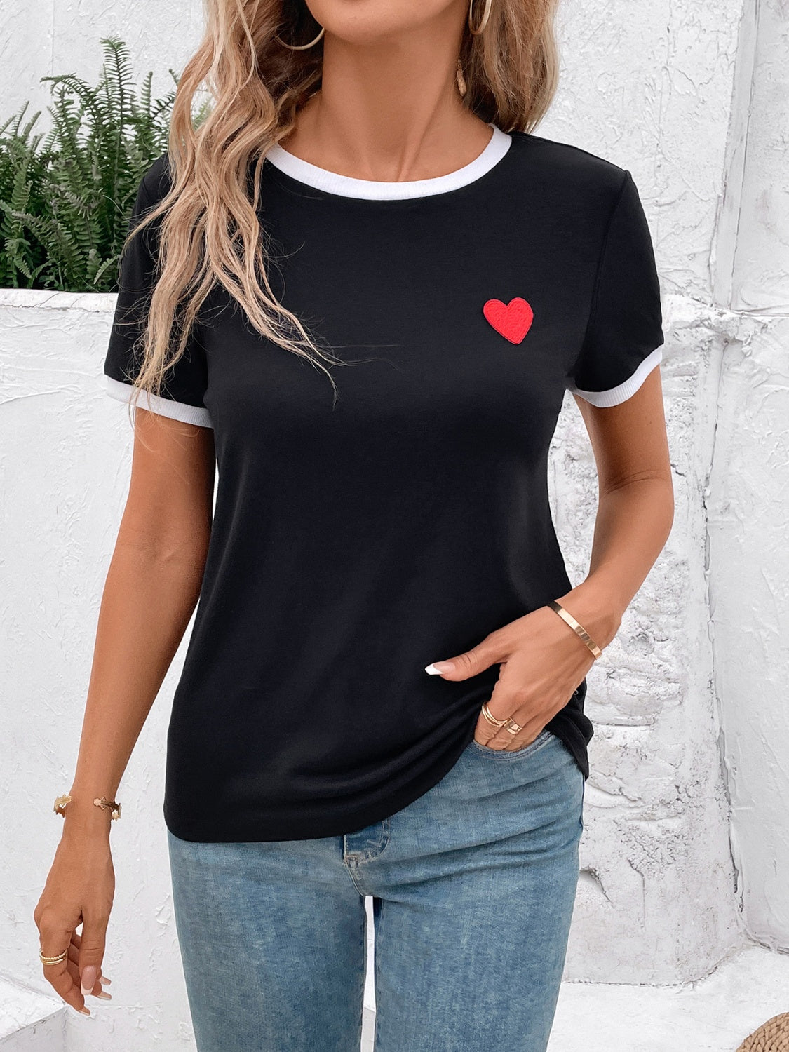 Heart Round Neck Short Sleeve T-Shirt Black