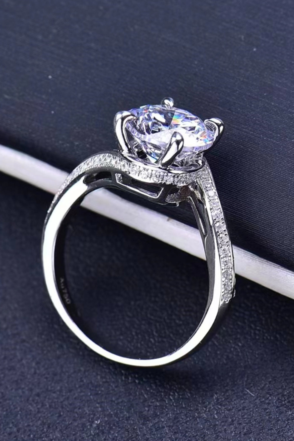 Keep Your Eyes On Me 3 Carat Moissanite Ring - Thandynie