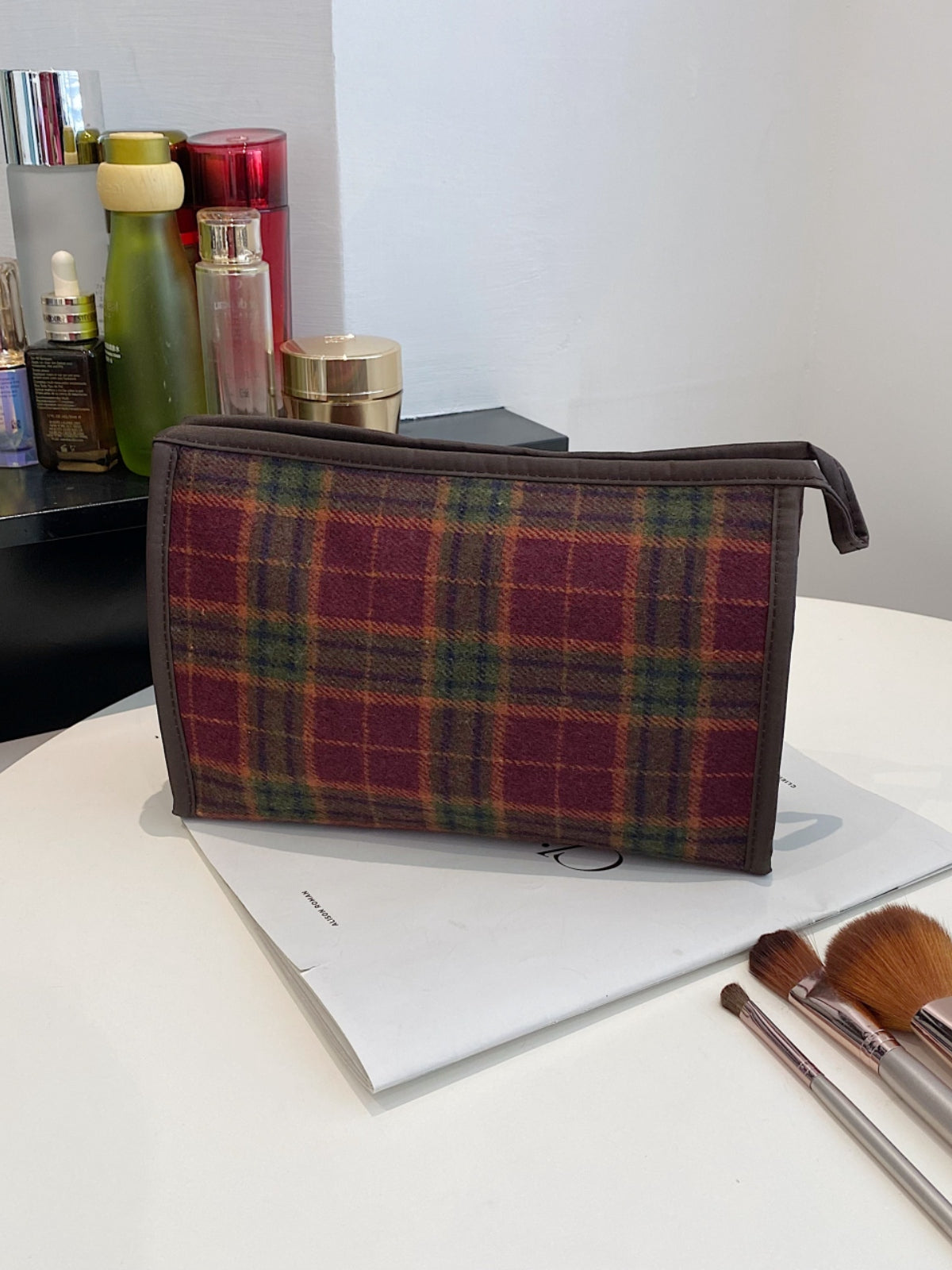 Contrast Plaid Clutch with Zipper