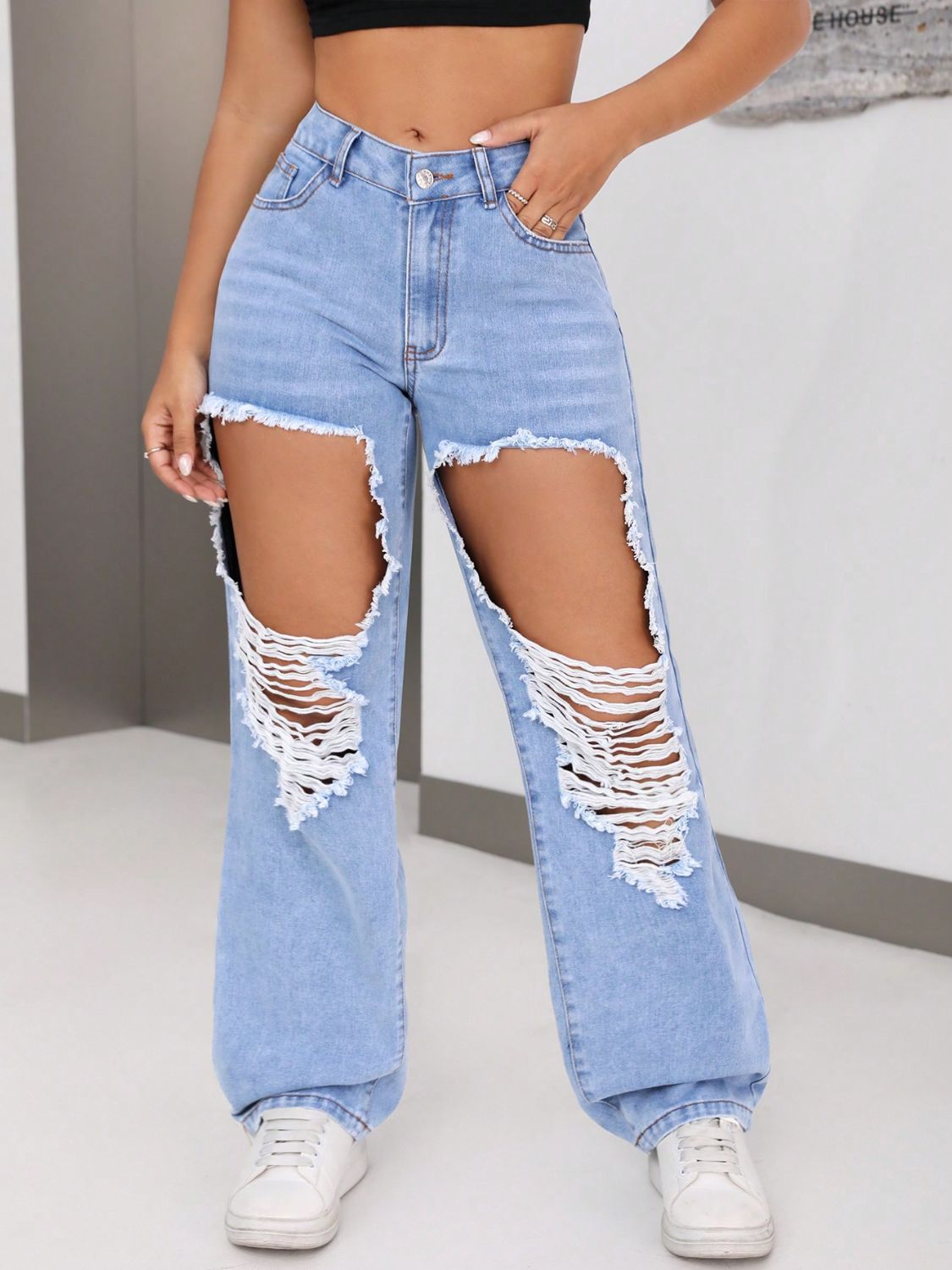 Distressed Jeans with Pockets Light