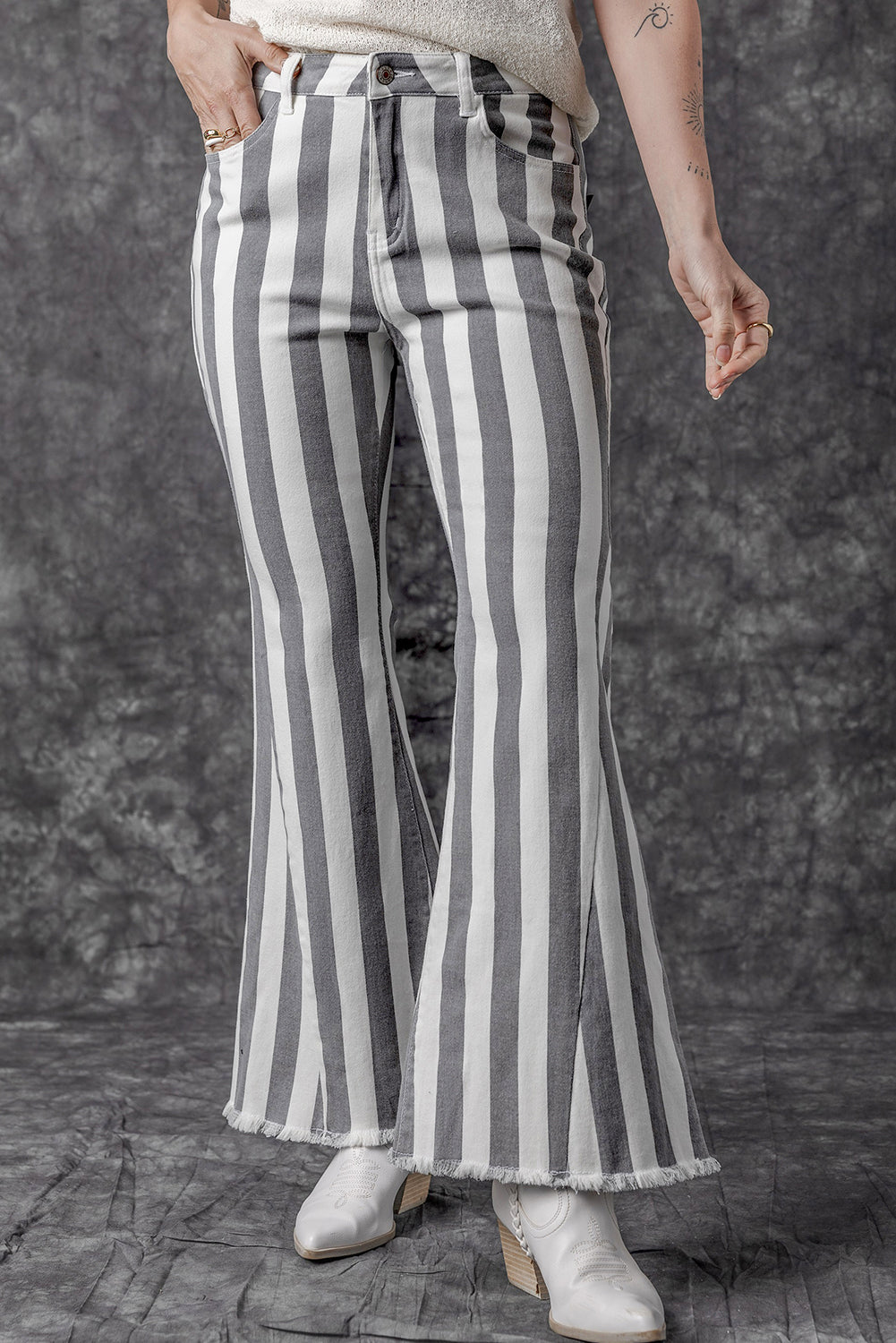 Raw Hem Star Applique Striped Jeans - Thandynie