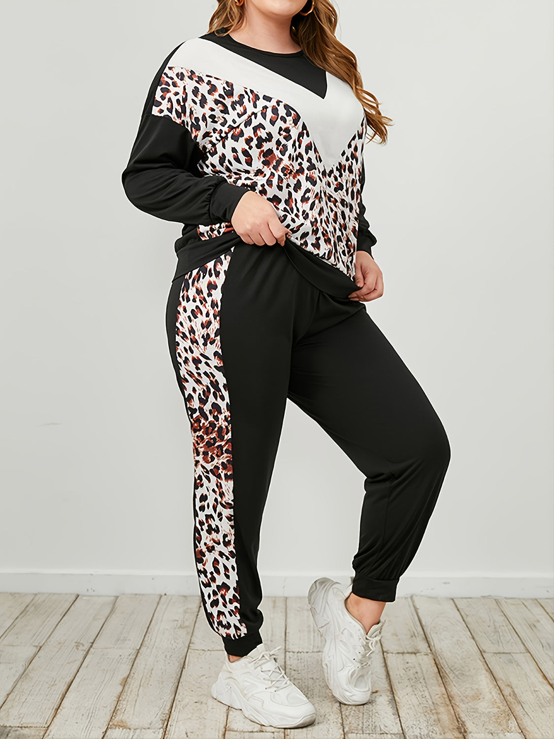 Plus Size Leopard Sweatshirt and Sweatpants Set Leopard