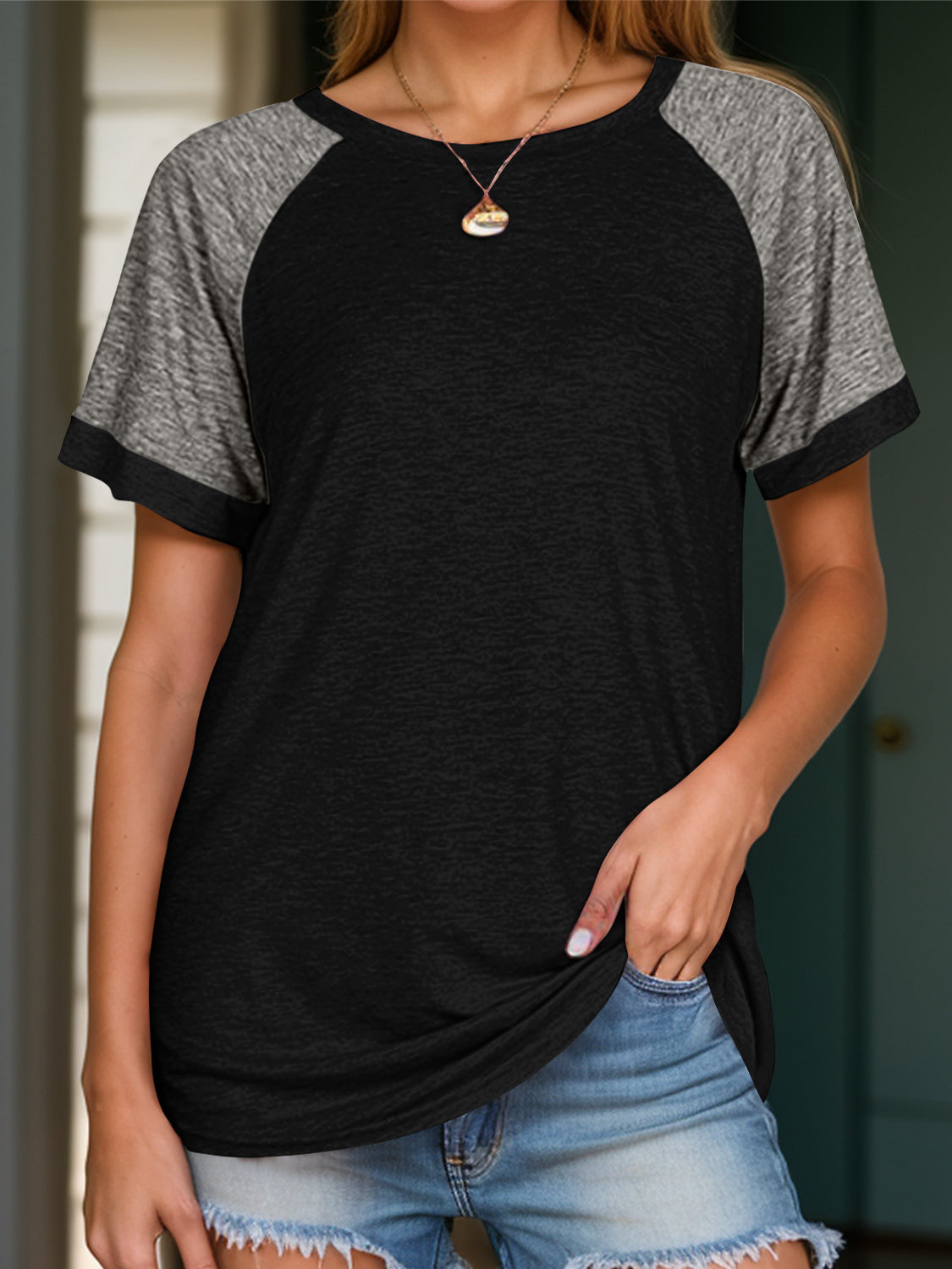 Full Size Contrast Round Neck Short Sleeve T-Shirt Black