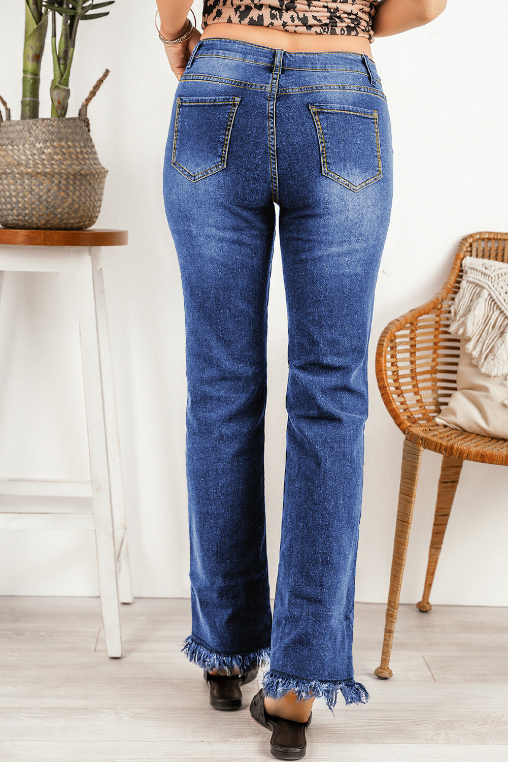 Ripped Frayed Hem Jeans - Thandynie