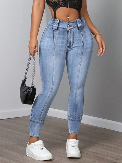 Mid Rise Skinny Jeans with Pockets Light