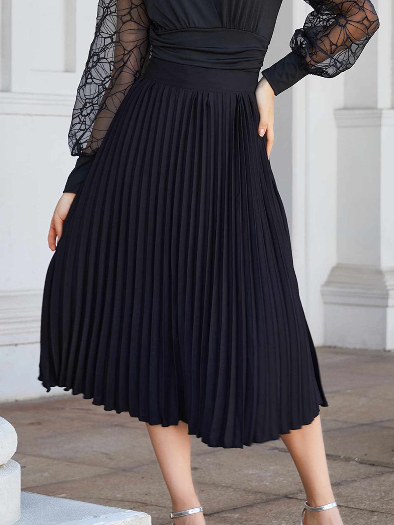 Pleated Midi Skirt - Thandynie