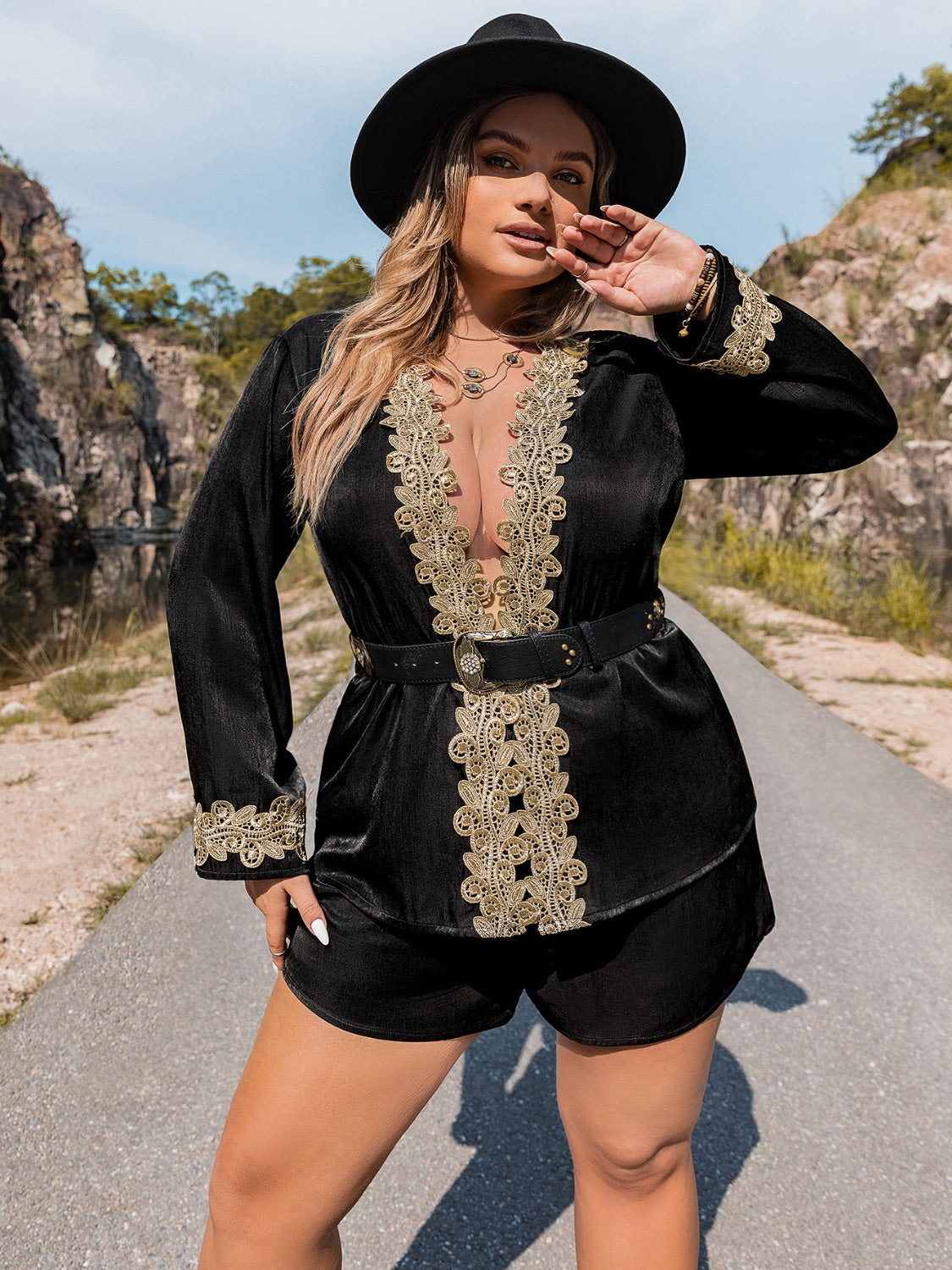 Plus Size Contrast Long Sleeve Top and Shorts Set Black