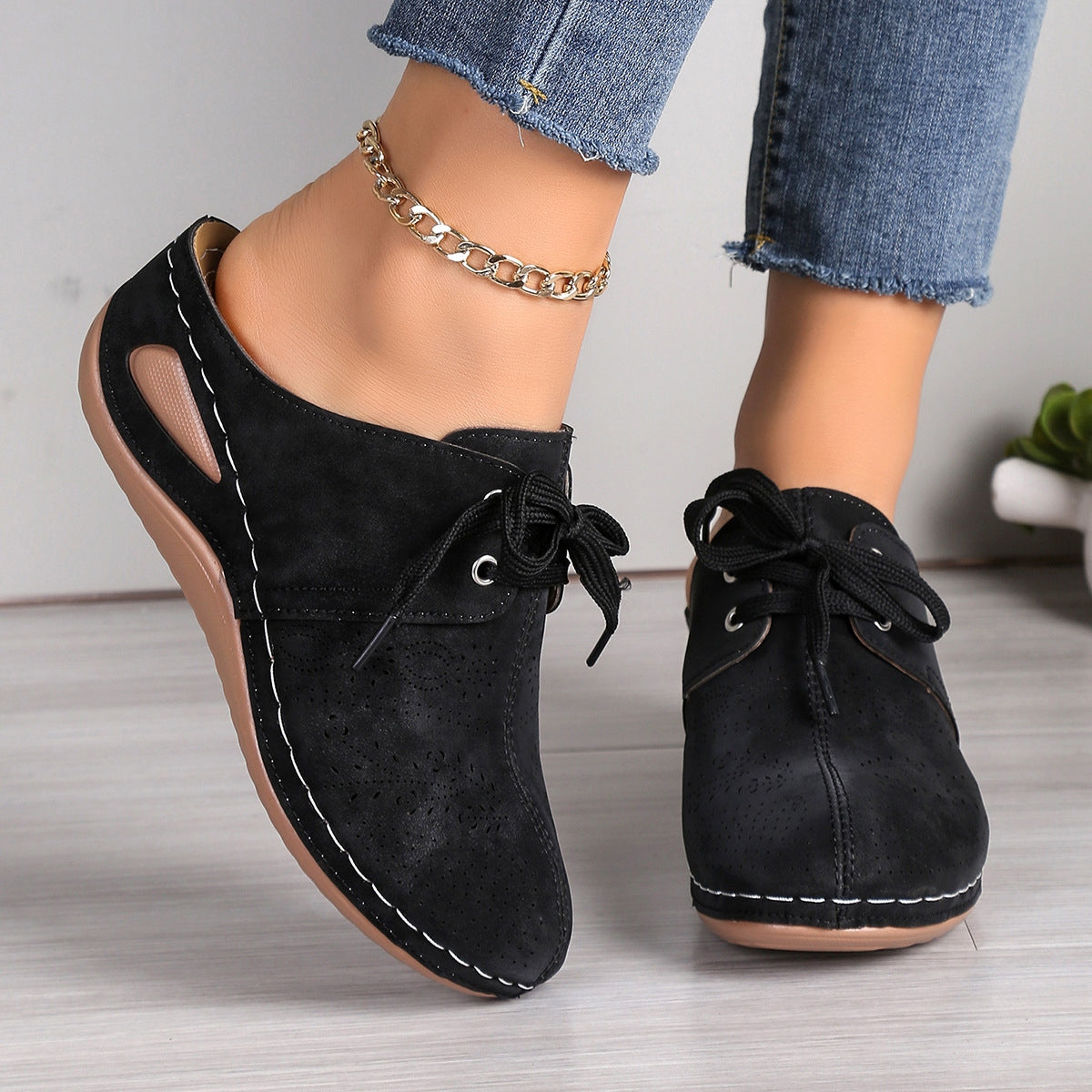 Lace-Up Round Toe Wedge Sandals Black