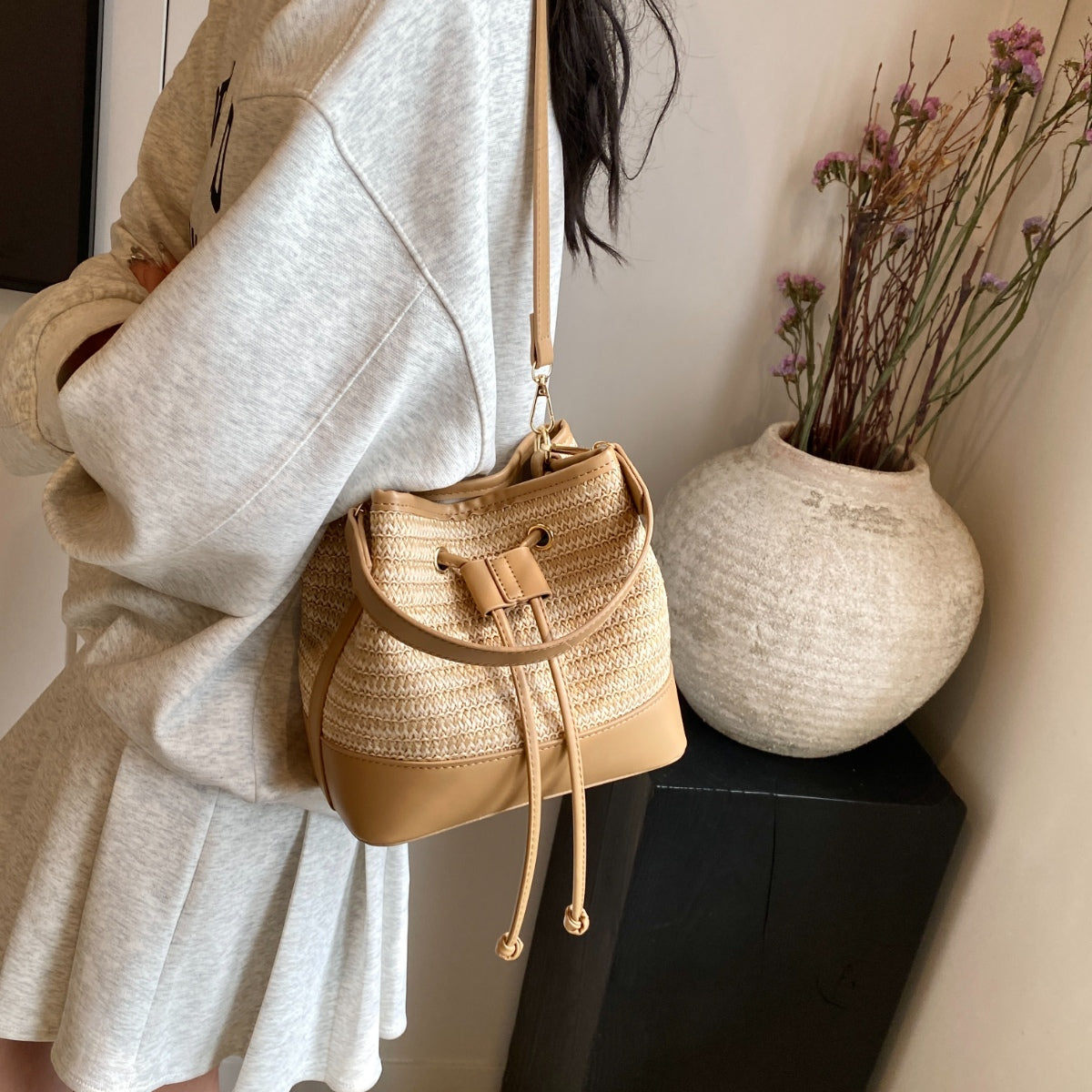 Straw Braided Shoulder Bag - Thandynie