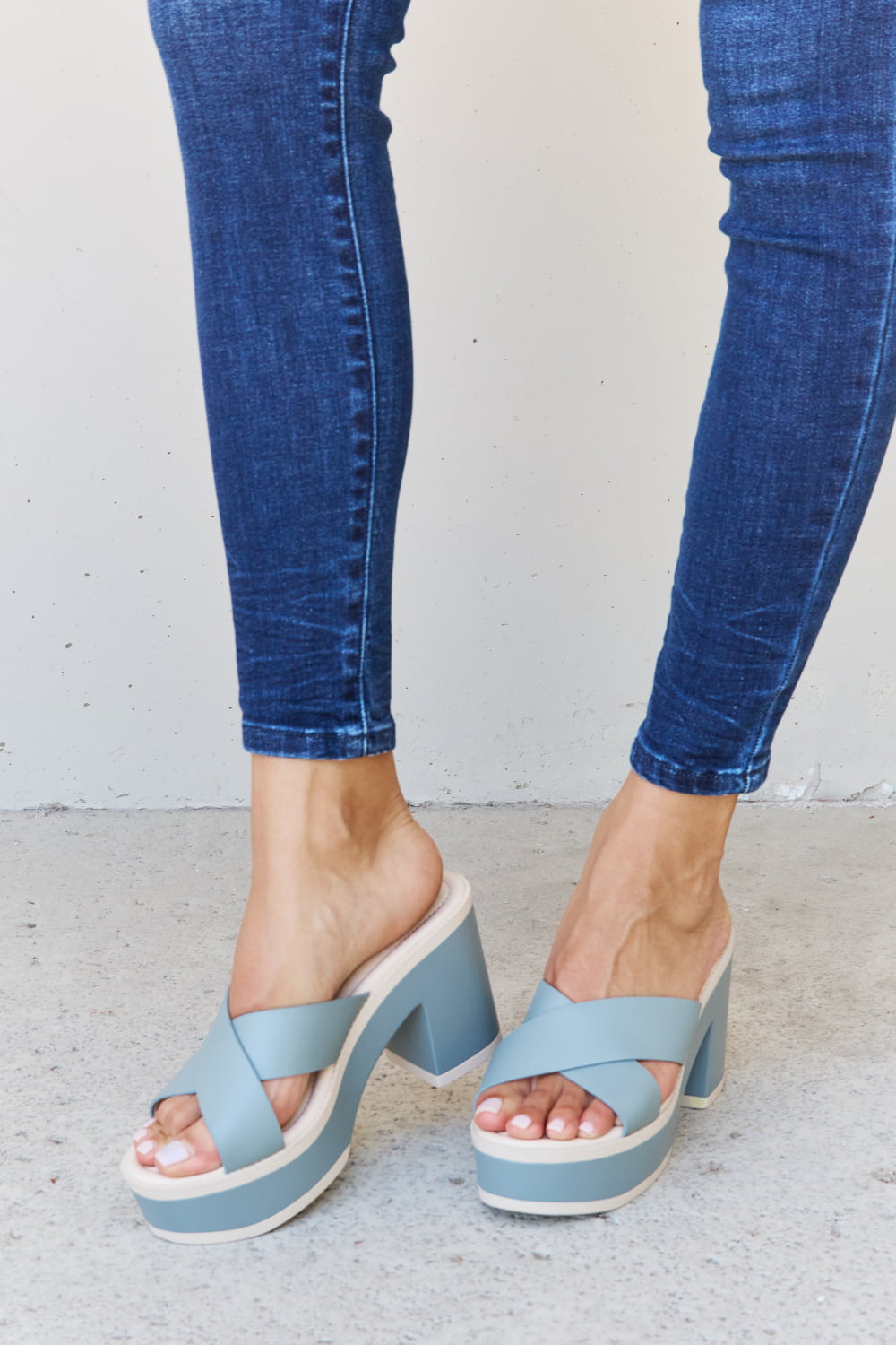 Weeboo Cherish The Moments Contrast Platform Sandals in Misty Blue - Thandynie