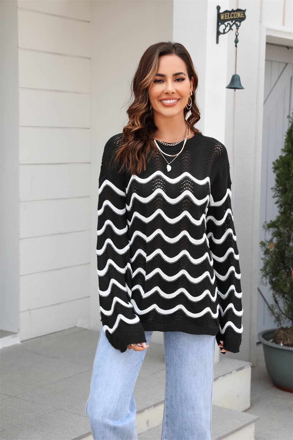 Wave Pattern Round Neck Long Sleeve Sweater Black