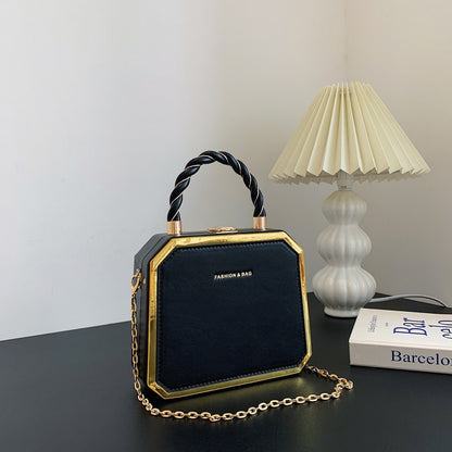 Fashionable Small Square Crossbody Bag | Stylish Simple Design with Exquisite Chain Strap | PU Leather black 18*7*15