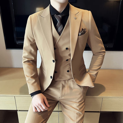 Slim Fit Three-Piece Suit with Double Buckle in Solid Color for Light Business Wear. Khaki