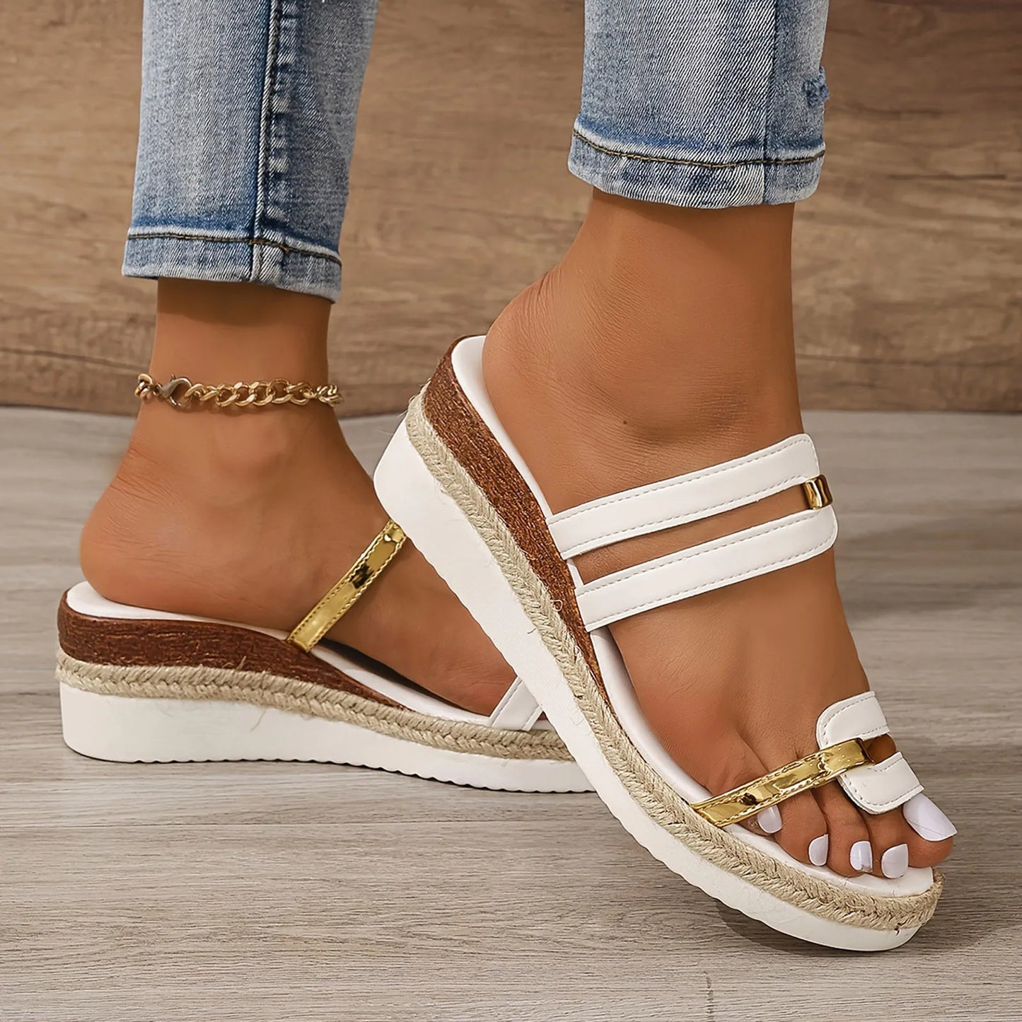 2024 Women's summer sandals with color block design and woven straw bottom