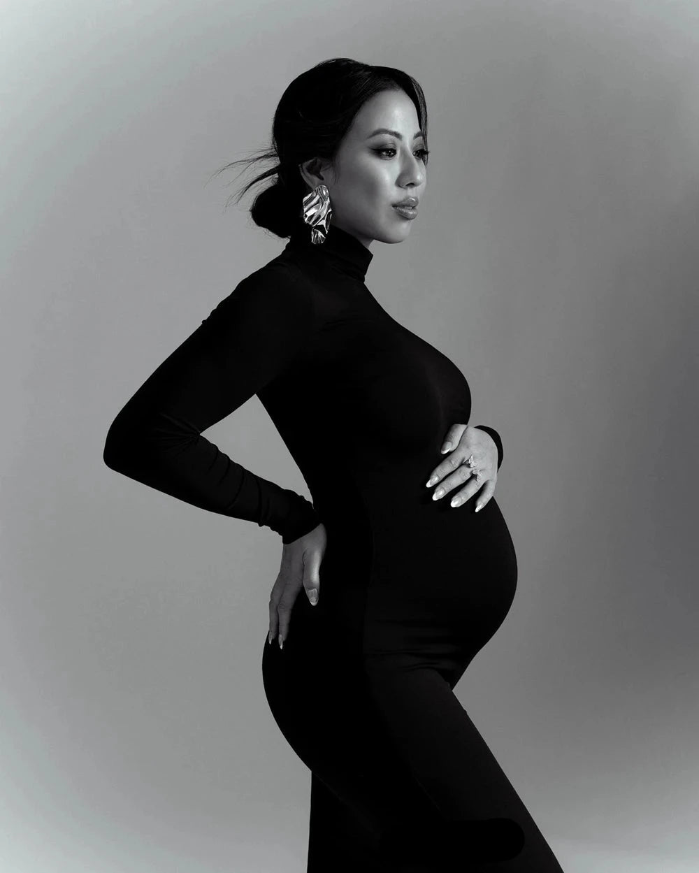 Maternity Maxi Dresses for Pregnancy Photoshoots and Babyshower Props