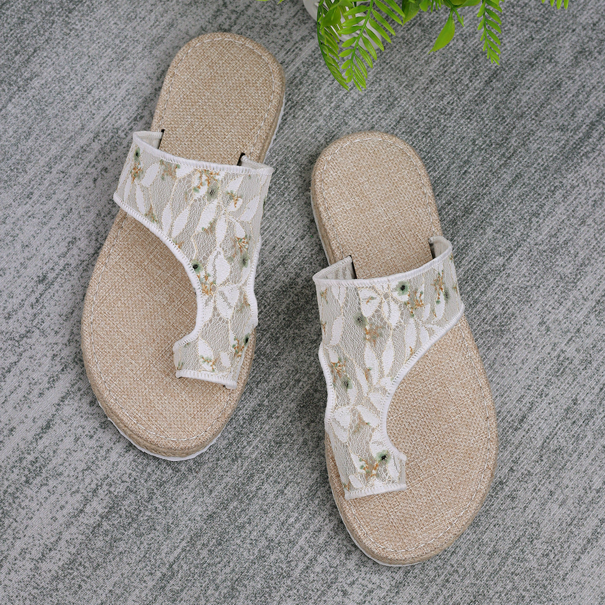 Flower Toe Post Flat Sandals - Thandynie