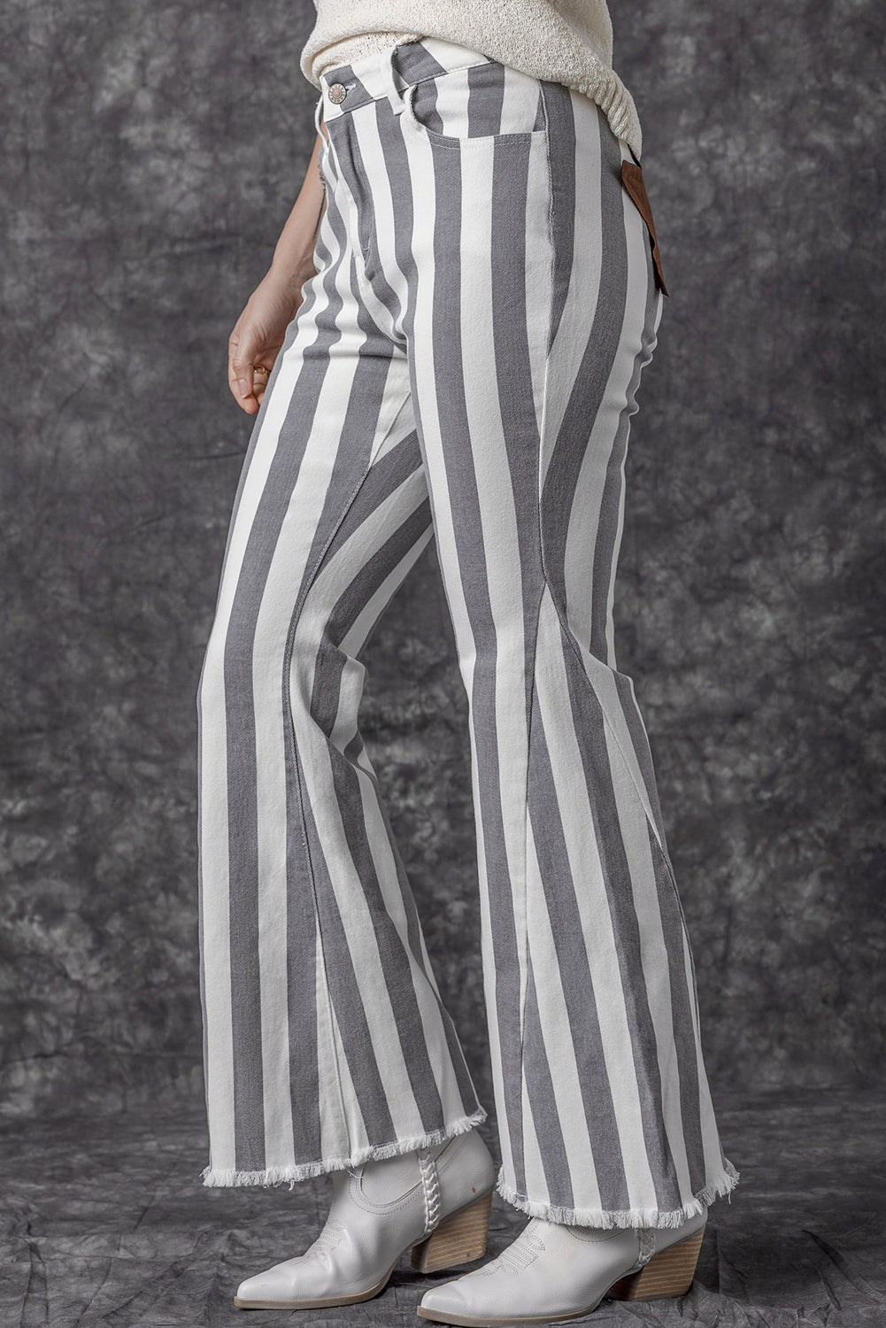 Raw Hem Star Applique Striped Jeans - Thandynie