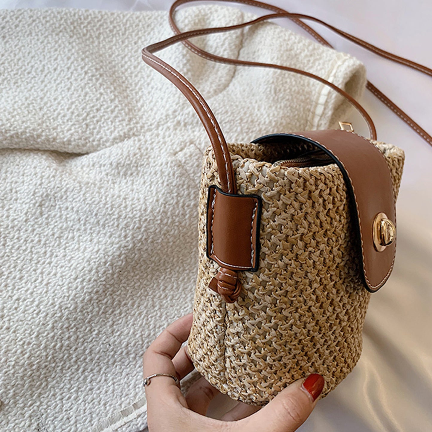 Straw Braided Crossbody Bag - Thandynie