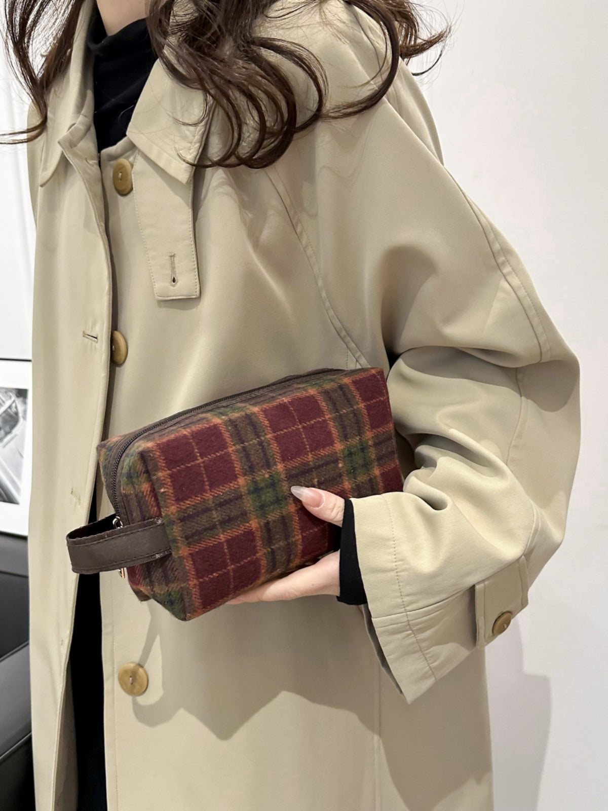 Contrast Plaid Clutch with Zipper