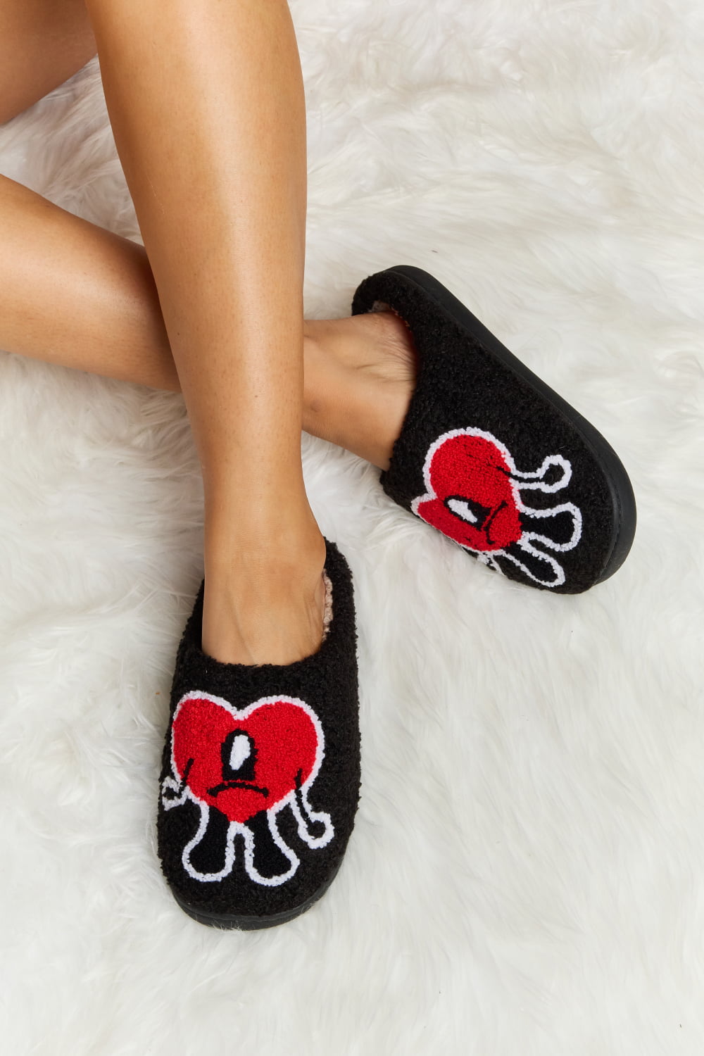 Melody Love Heart Print Plush Slippers Black