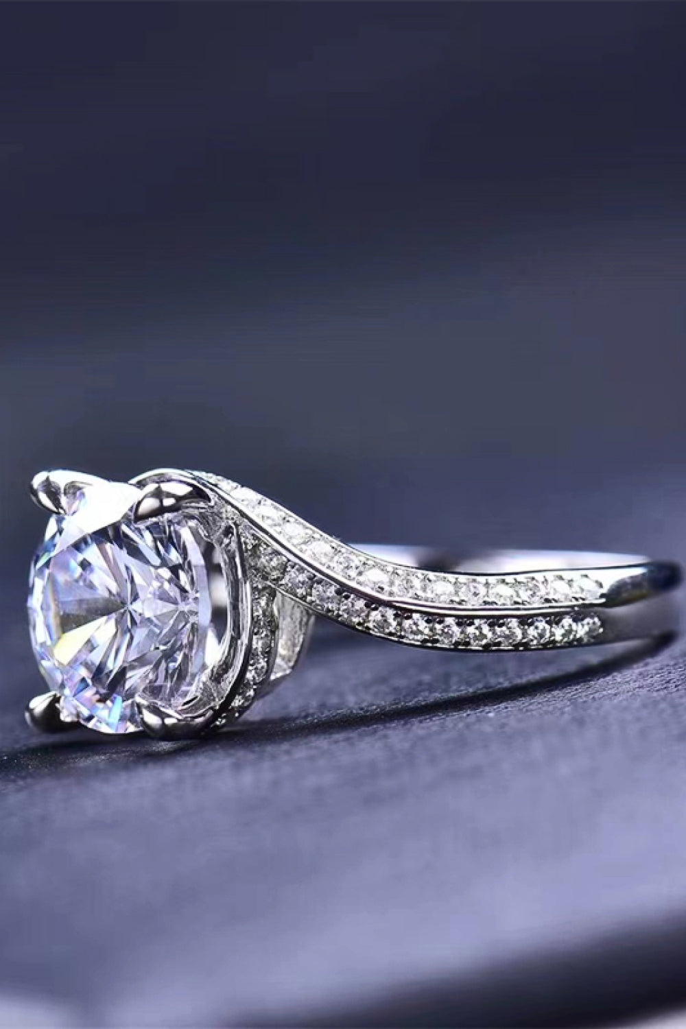 Keep Your Eyes On Me 3 Carat Moissanite Ring - Thandynie