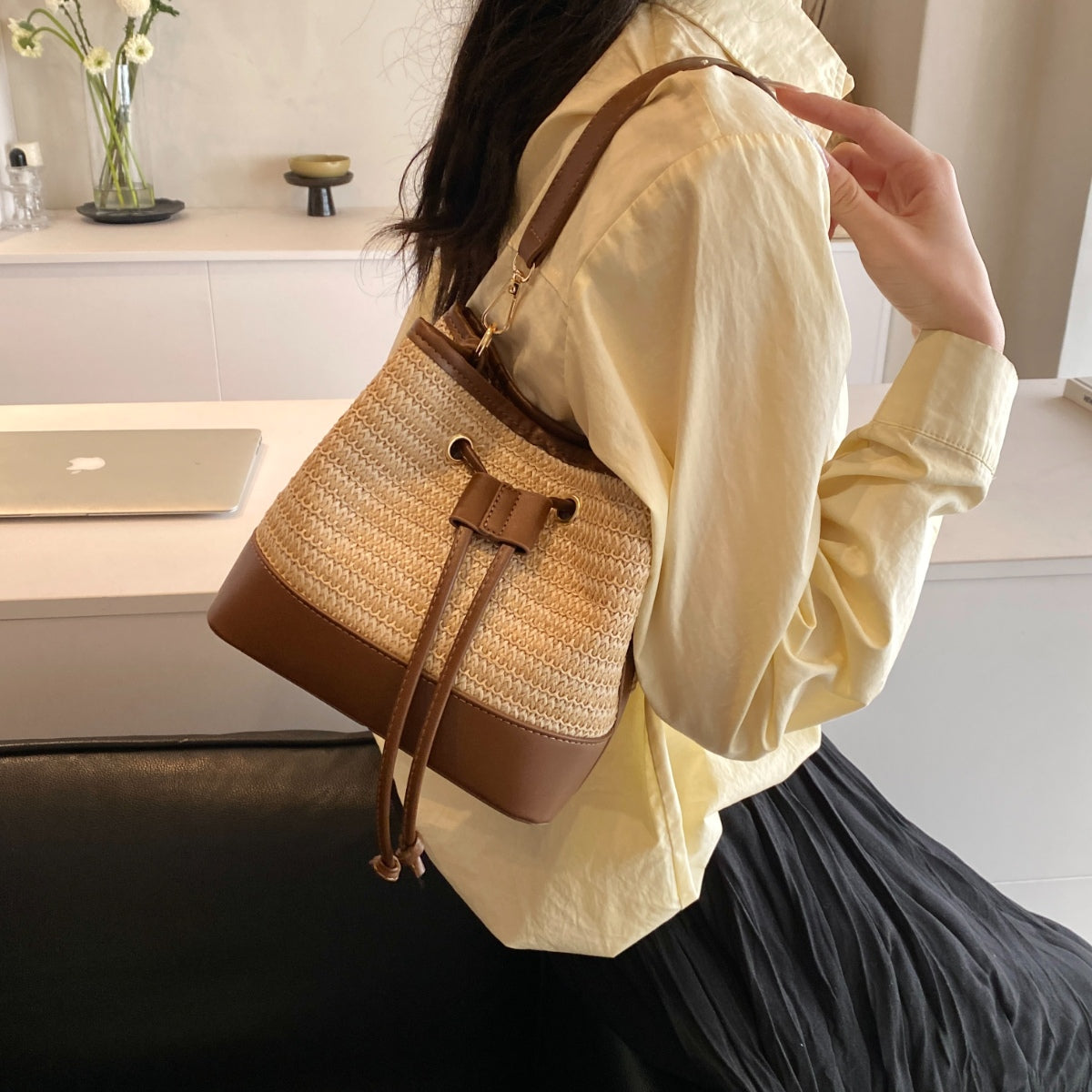 Straw Braided Shoulder Bag - Thandynie