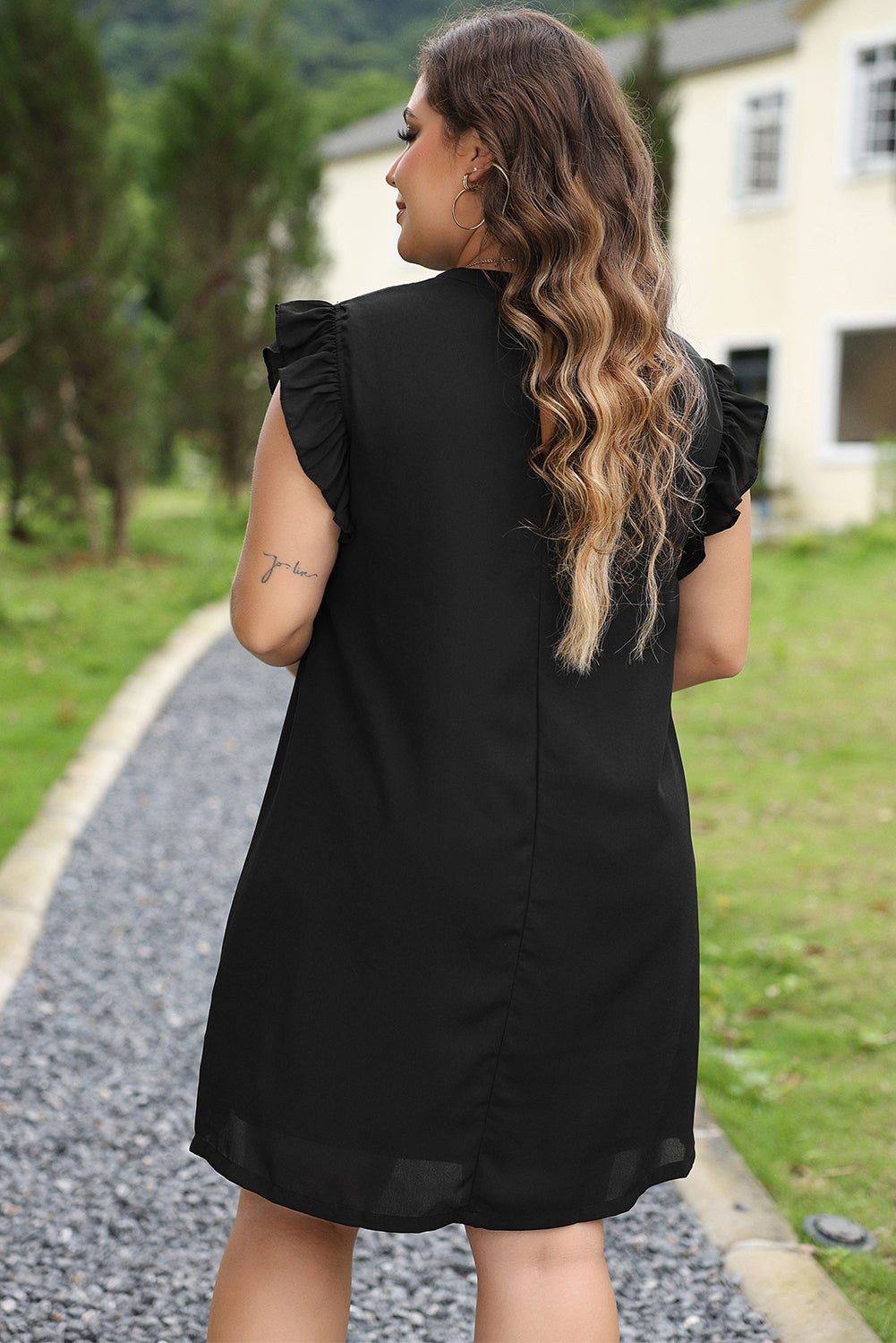 Black Keyhole Back Ruffled Plus Shift Dress