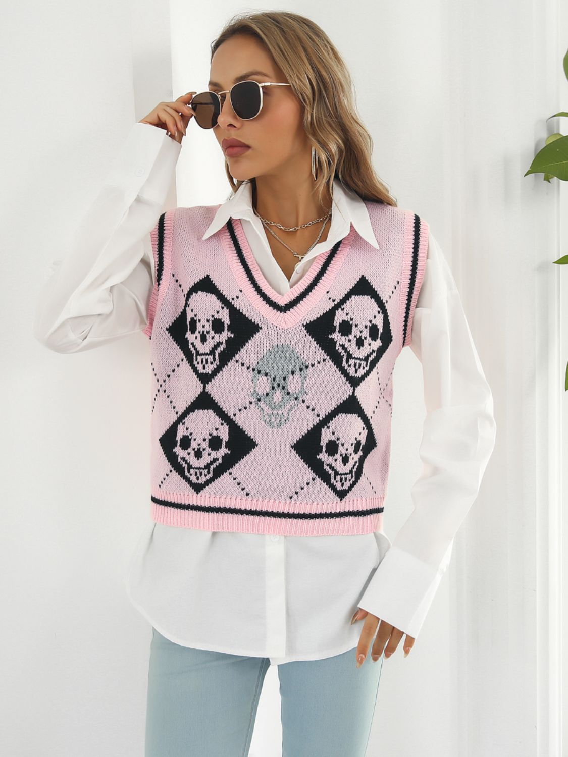 Skull Contrast V-Neck Sweater Vest Blush Pink