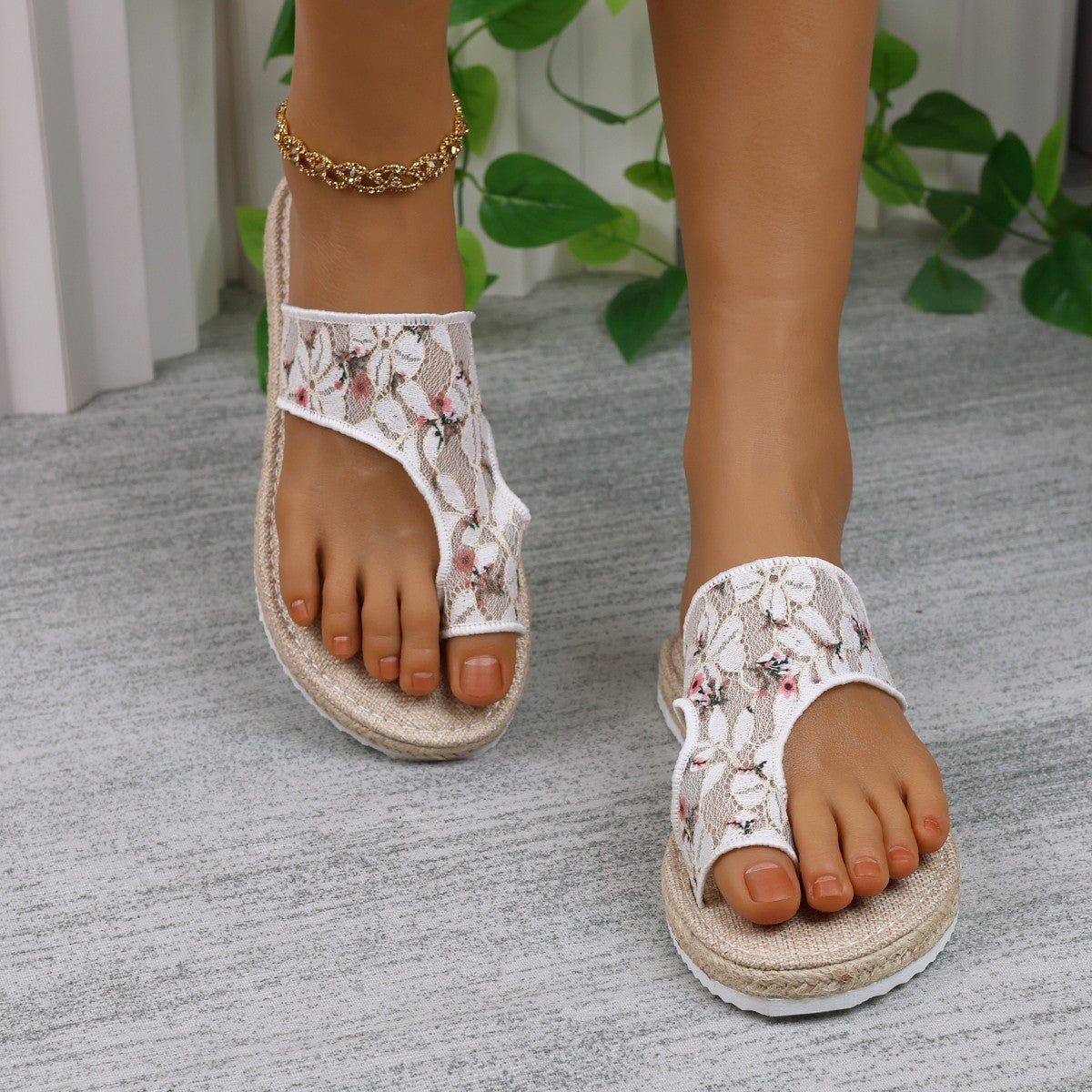 Flower Toe Post Flat Sandals - Thandynie