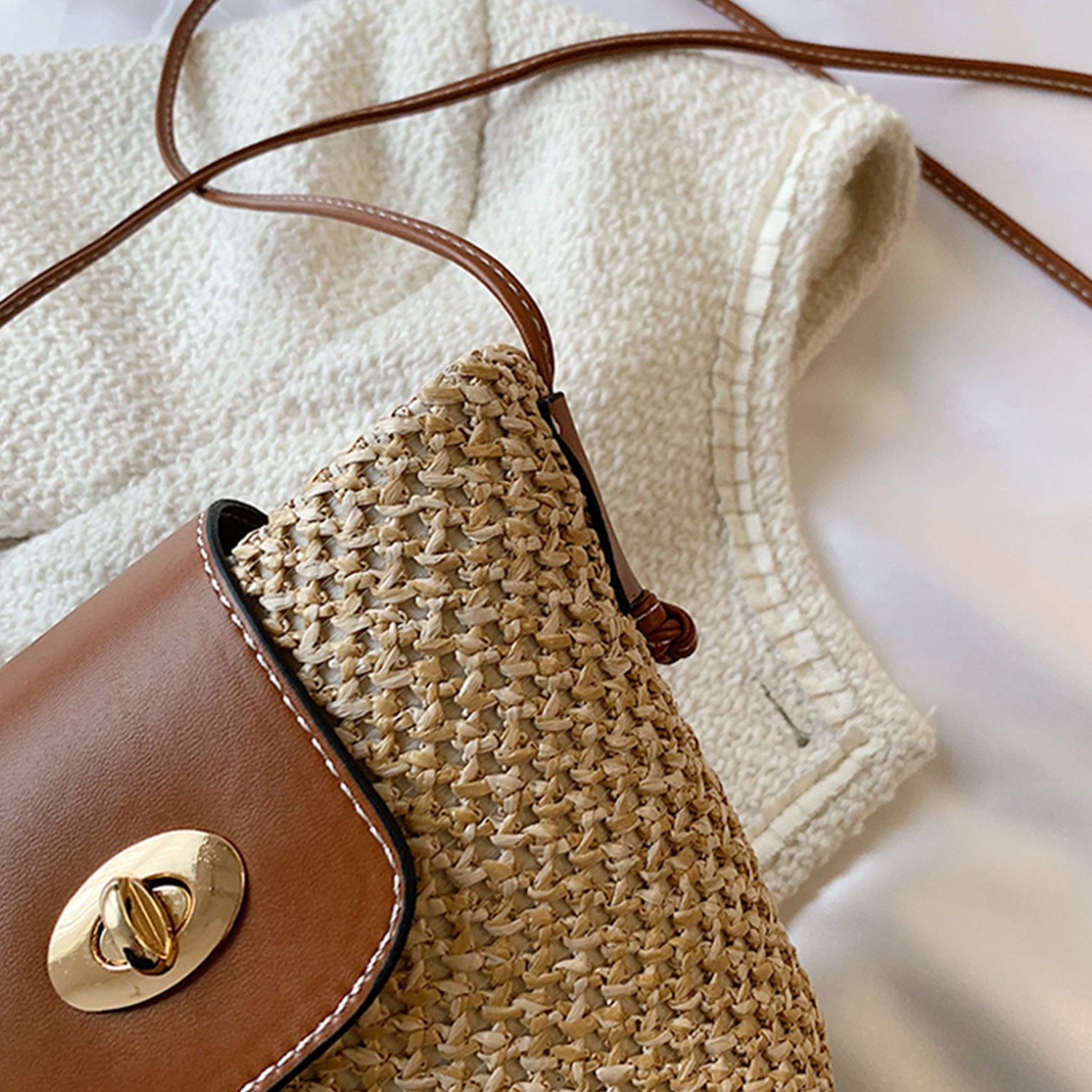 Straw Braided Crossbody Bag - Thandynie