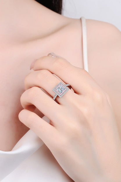 Stay Elegant 1 Carat Moissanite Ring