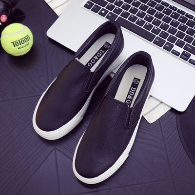 Round Toe Flat Slip-Ons Black