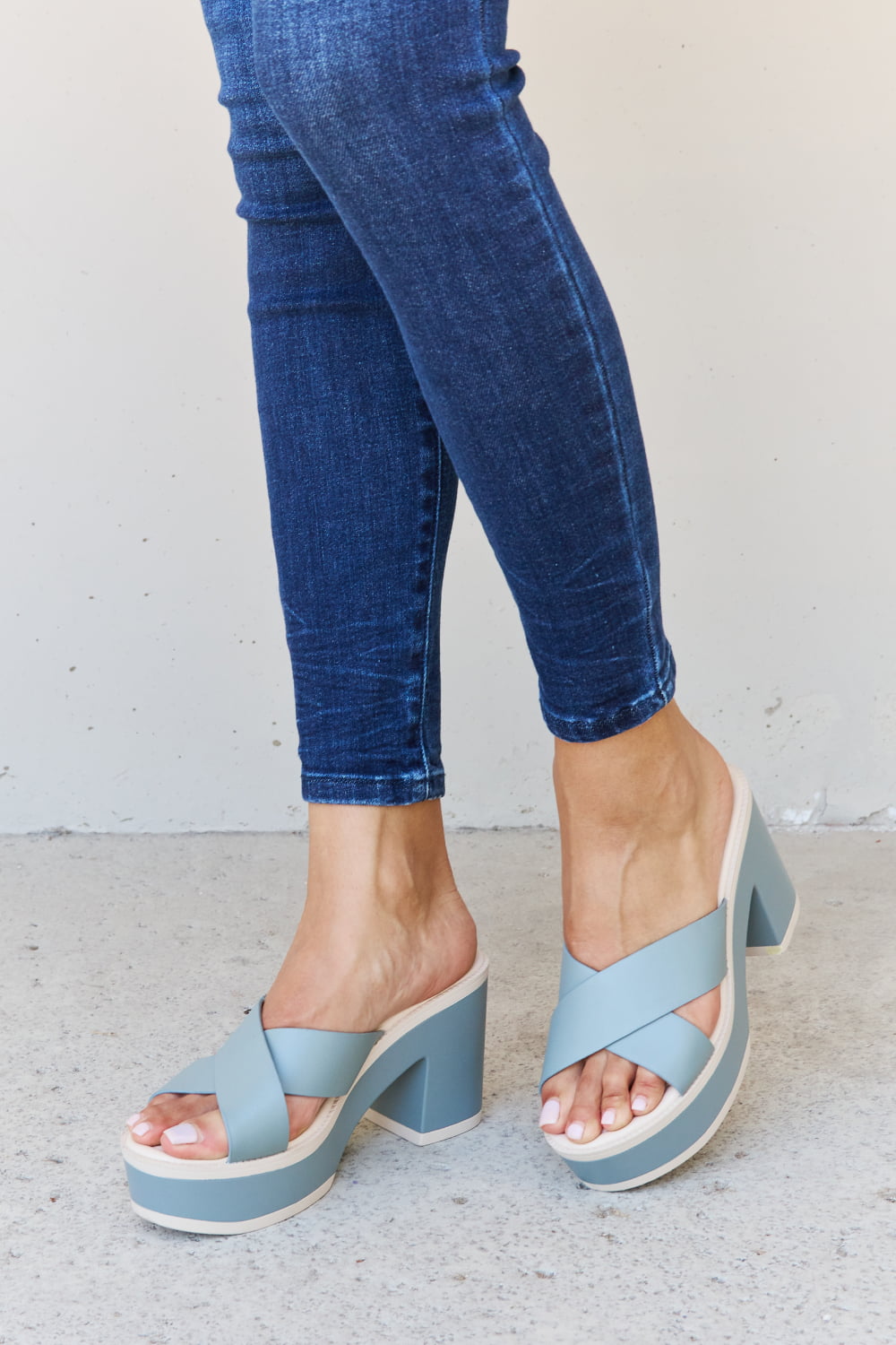 Weeboo Cherish The Moments Contrast Platform Sandals in Misty Blue - Thandynie