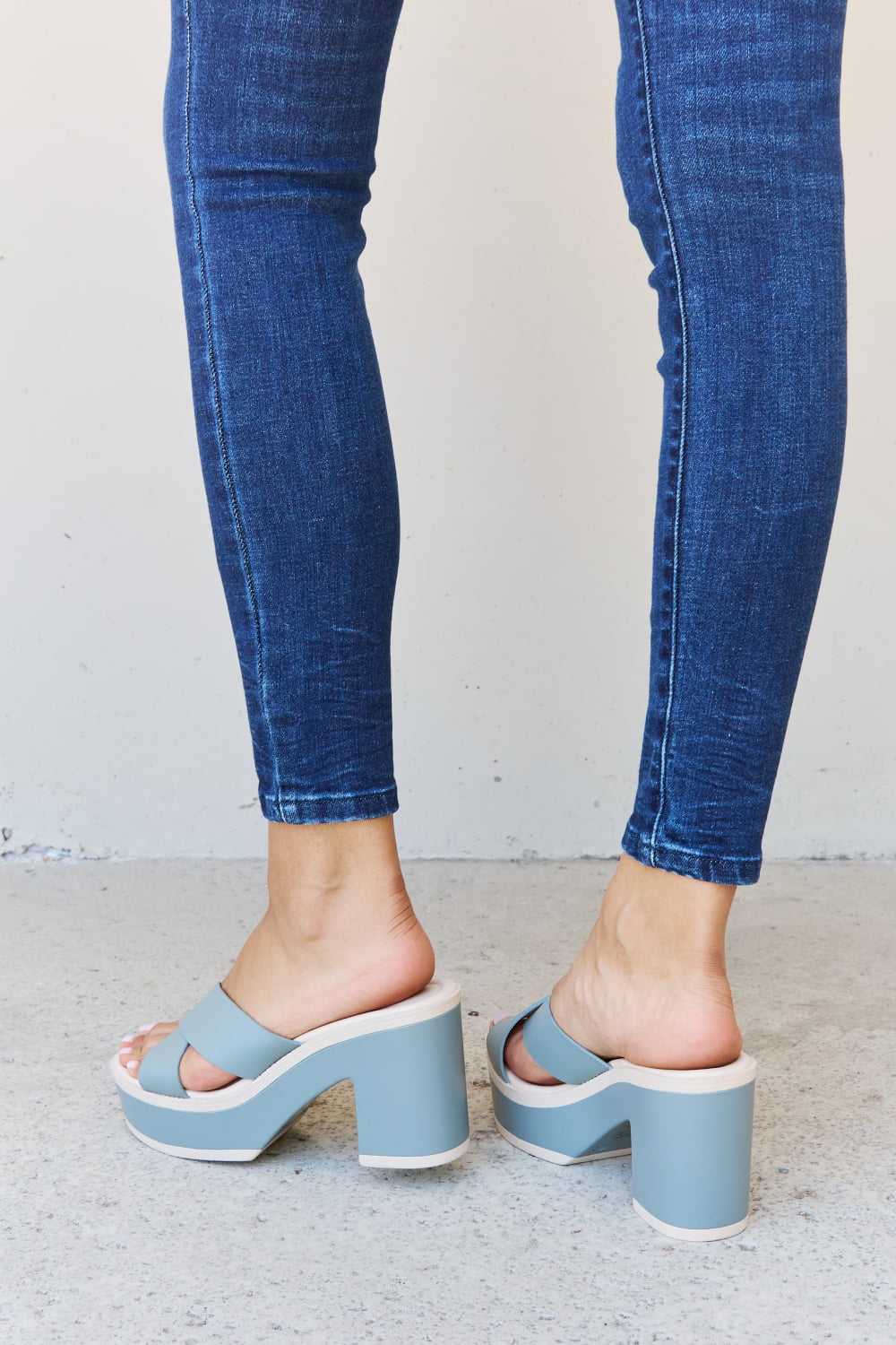 Weeboo Cherish The Moments Contrast Platform Sandals in Misty Blue - Thandynie