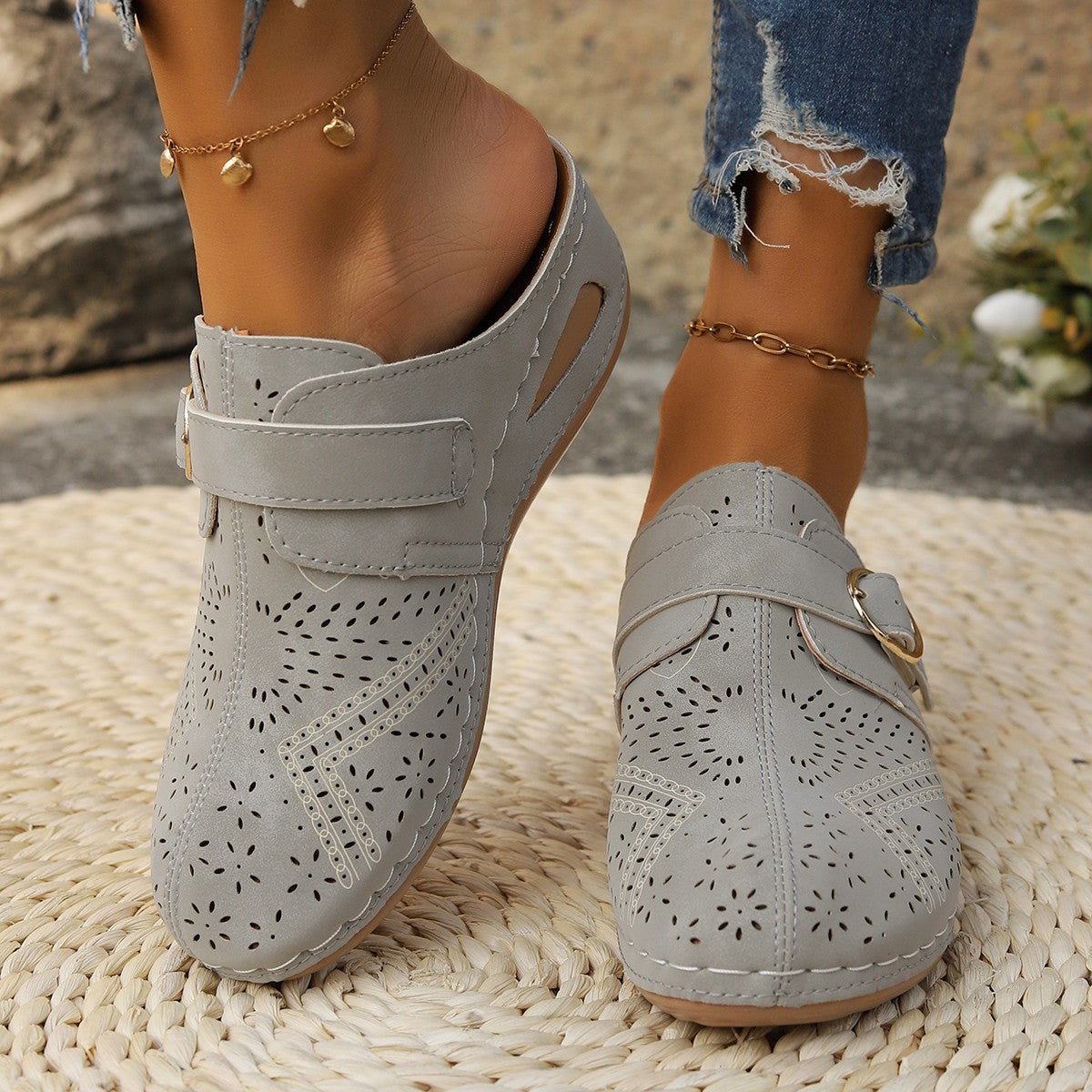 Suede Round Toe Wedge Sandals Gray