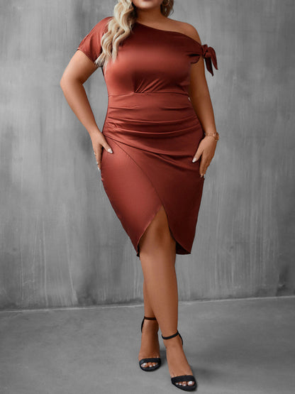 Plus Size Women's Casual Solid Color Slanted Collar Short-Sleeved Wrap Hip Dress