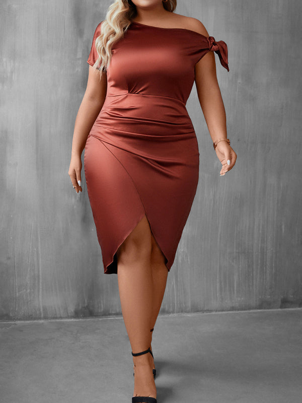 Plus Size Women's Casual Solid Color Slanted Collar Short-Sleeved Wrap Hip Dress